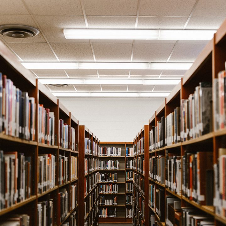 foto de uma biblioteca no canadá